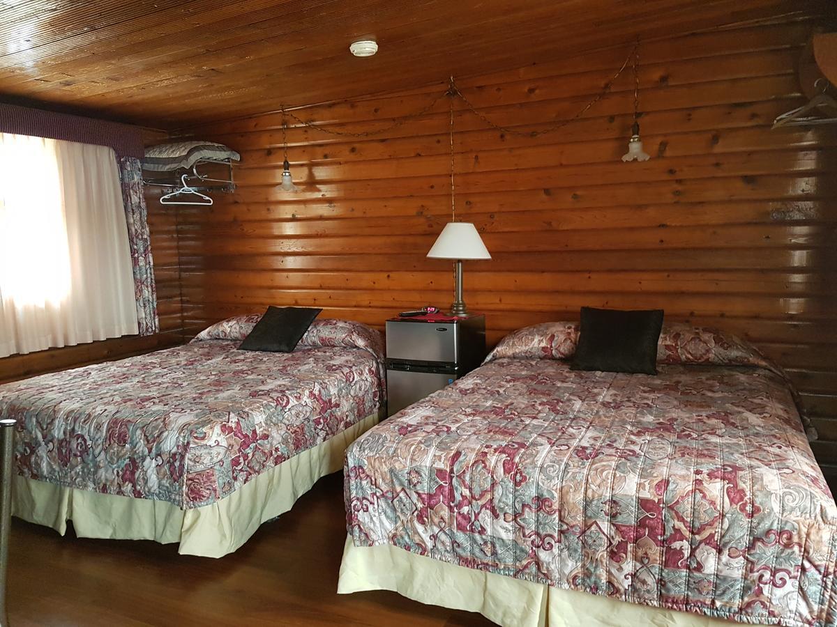 Flamingo Motel Кранбрук Екстериор снимка