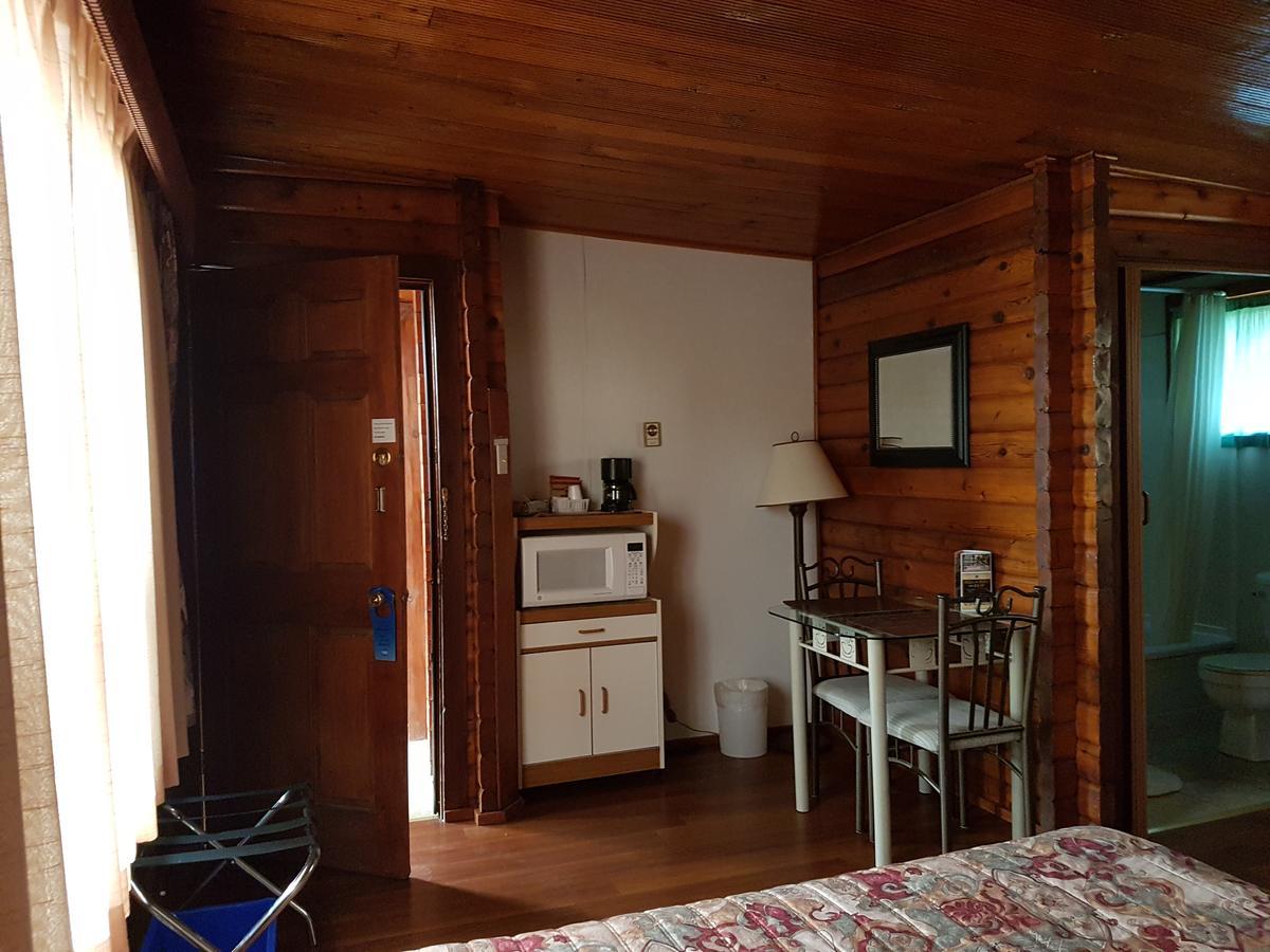 Flamingo Motel Кранбрук Екстериор снимка