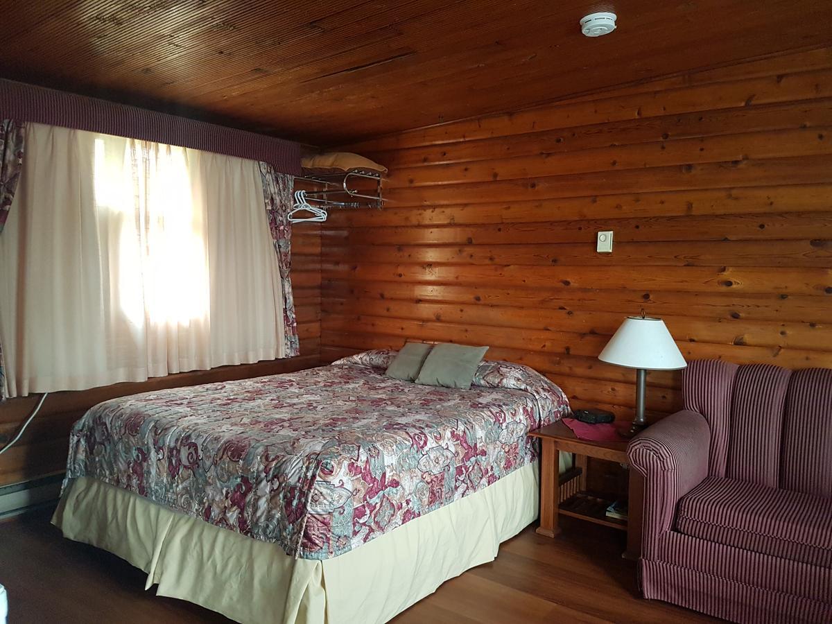 Flamingo Motel Кранбрук Екстериор снимка