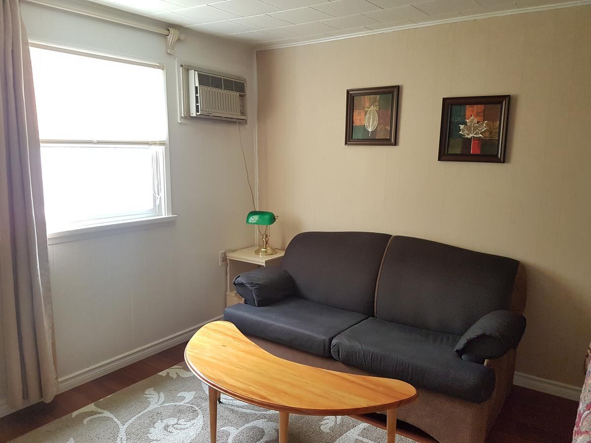 Flamingo Motel Кранбрук Екстериор снимка